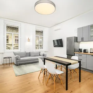 Apartment Modern Penthouse In A Century Old Building, Budapest